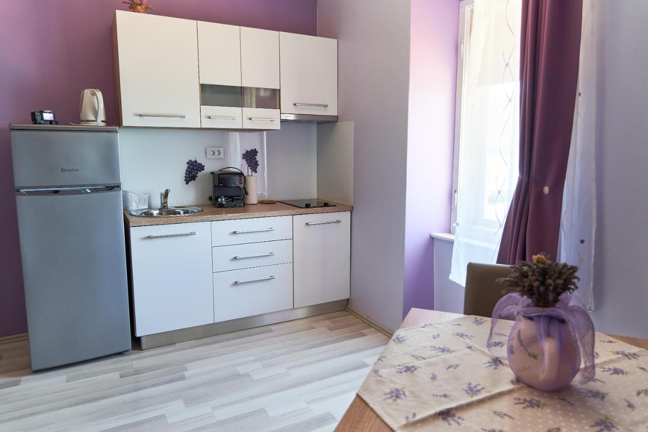 Apartments Nives 茨雷斯 外观 照片